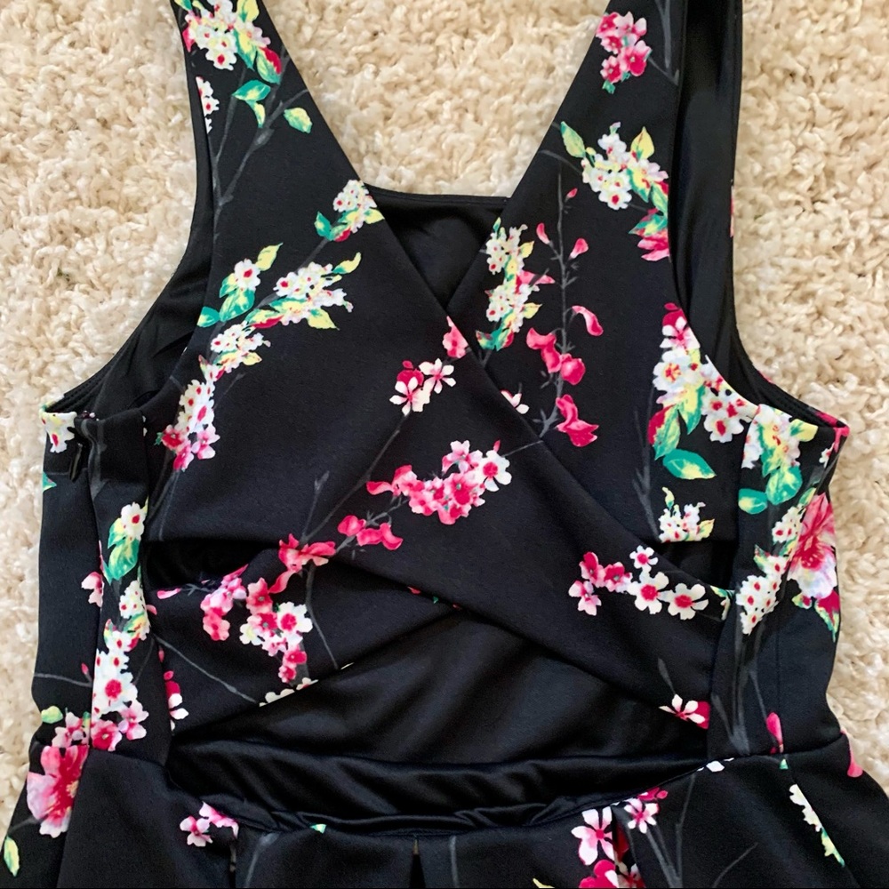 Express Cross Back Dress - Picture 5 of 7